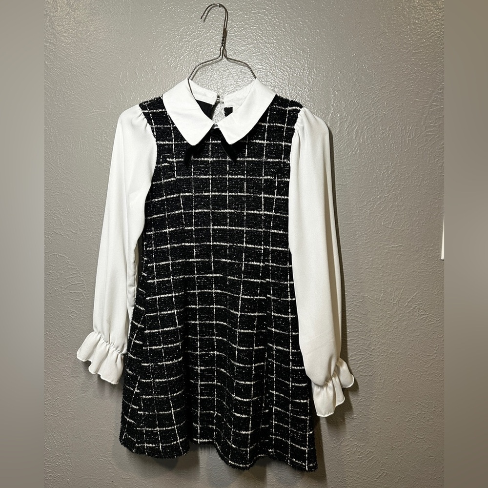 Girl’s buckling sleeve shift dress